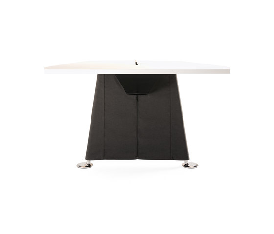 Network conference table | Contract tables | Materia