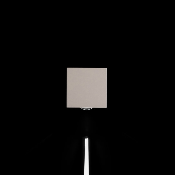 Leo 160 Power LED / Unidirectional - Narrow Beam 2° - Convex Lens | Außen Wandanbauleuchten | Ares