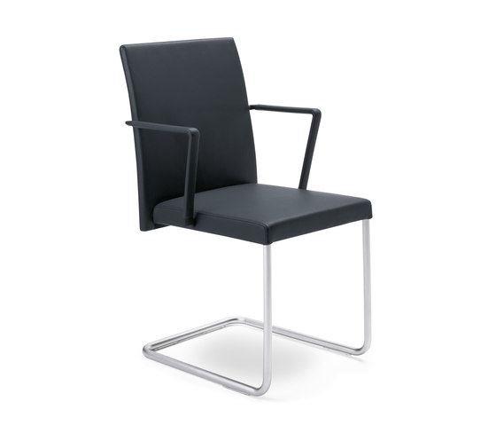 Jason Lite 1700 Armlehnstuhl | Stühle | Walter K.