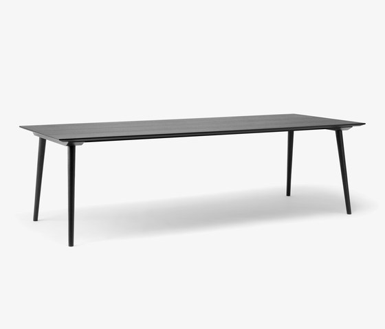 In Between SK6 Black Lacquered Oak | Dining tables | &TRADITION
