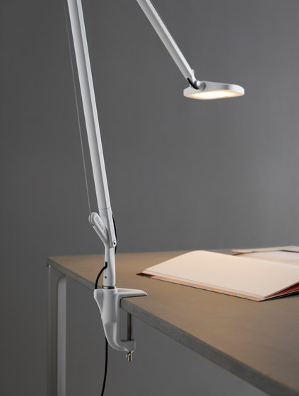 Volée Table lamp | Table lights | FontanaArte