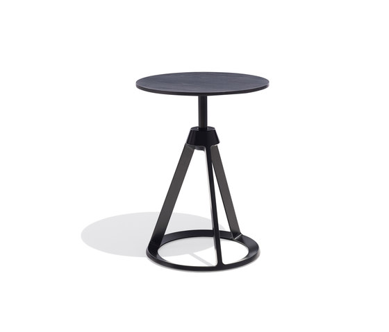 Piton Table | Side tables | Knoll International