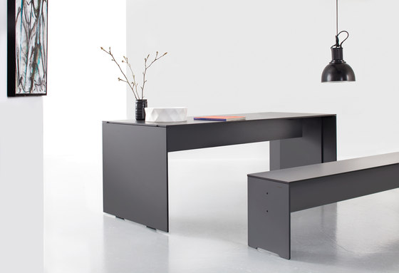 Riva folding table | Dining tables | conmoto