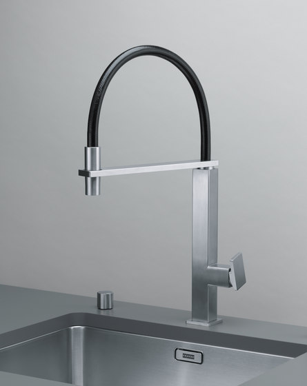 Centinox Fitting Pull Out Nozzle Stainless Steel / Black by Franke Home Solutions | Kitchen taps
