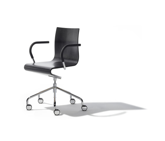 Seesaw working chair | Chaises de bureau | Richard Lampert