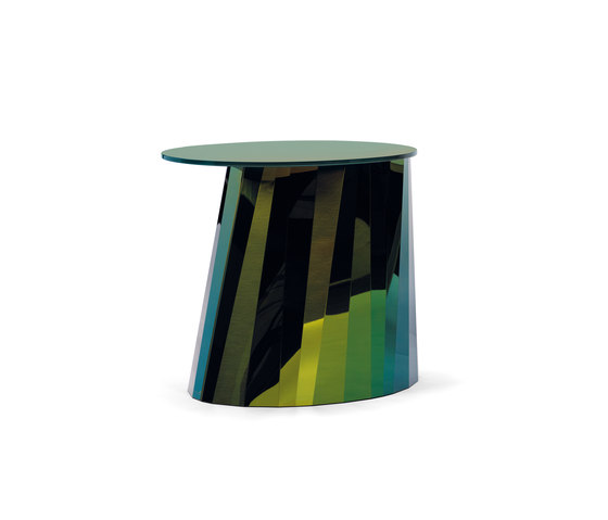 Pli Side Table Low | Tables d'appoint | ClassiCon