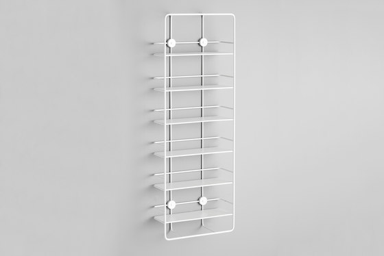 Coupé Vertical Shelf | Regale | WOUD