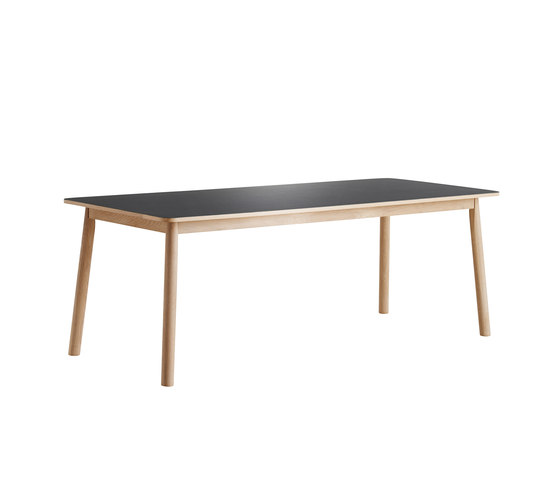 Pause Dining Table | Esstische | WOUD