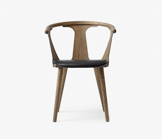 In Between SK2 Smoked Oiled Oak w. Noble Aniline Black Leather | Chaises | &TRADITION