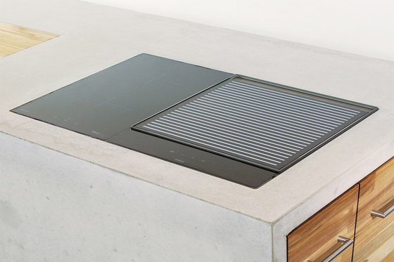 The Concrete | Outdoor Kitchen by Dade Design AG concrete works Beton | Modular kitchens