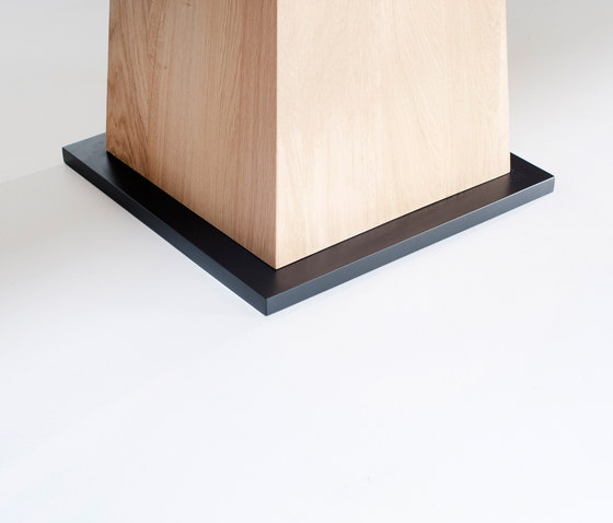 Kops square table | Esstische | Van Rossum