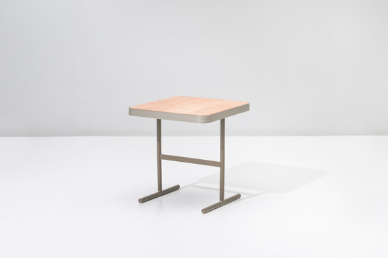 Boma side table 51,1 X 51,1 | Mesas auxiliares | KETTAL