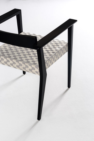 Stradòn Chair | Chaises | Rubelli