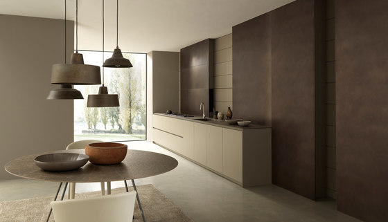 Blade 2 linear, lacquered and metal arrangement | Fitted kitchens | Modulnova