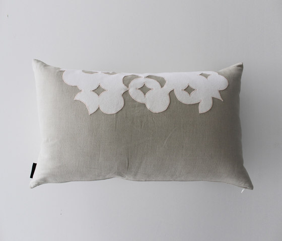 CUSHION MIRA - 1801 | Cushions | Création Baumann