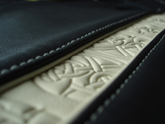 Emboss | Surface finishings | BOXMARK Leather GmbH & Co KG