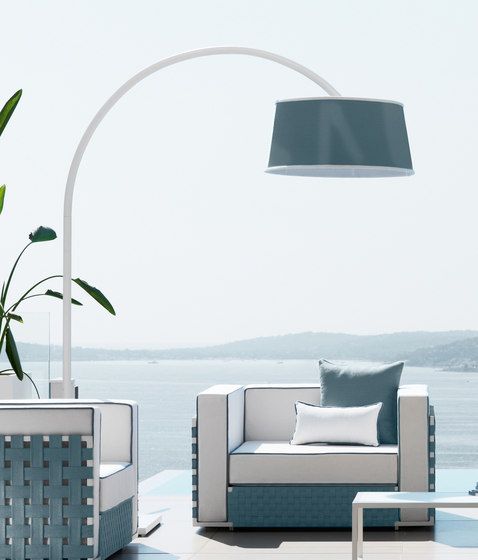 Lily Fabric Arc Lamp | Outdoor free-standing lights | Talenti