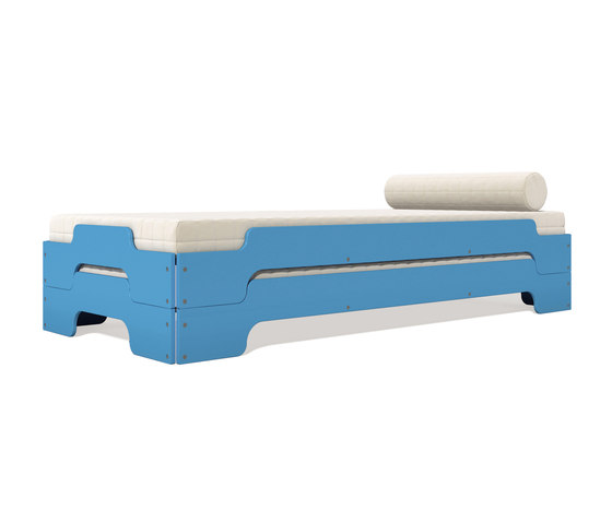 Stacking bed lacquered in standard colours RAL5012 | Lits | Müller small living