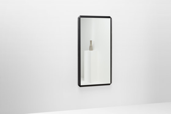 Corner mirror | Spiegel | H Furniture