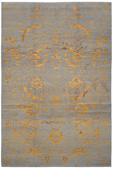 Designer Isfahan Vase in Gold & Silver by Zollanvari | Rugs / Designer rugs