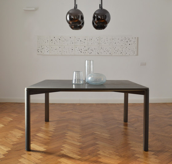 Gregorio table in basaltine stone | black | Dining tables | mg12