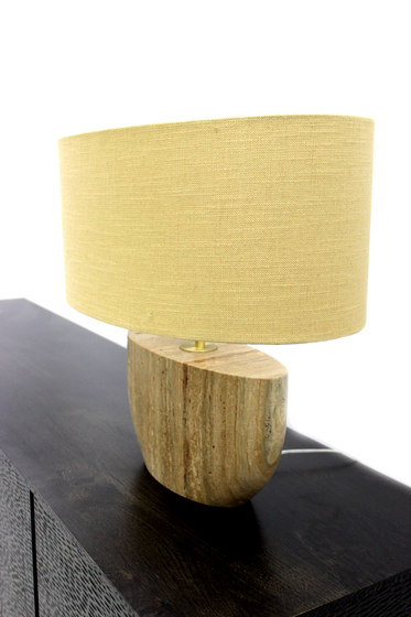 Shell lamp | Lampade tavolo | PAULO ANTUNES