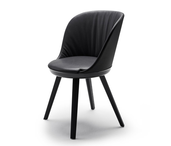 Romy | Chair mit Holzgestell | Stühle | FREIFRAU MANUFAKTUR
