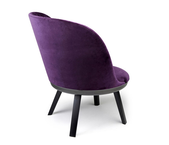 Romy | Easy Chair with wooden frame | Armchairs | FREIFRAU MANUFAKTUR