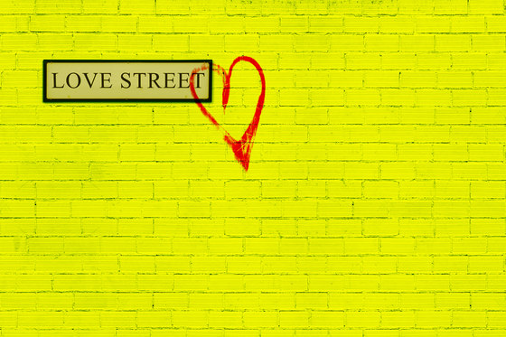 Flirt Love Street | Bespoke wall coverings | GLAMORA