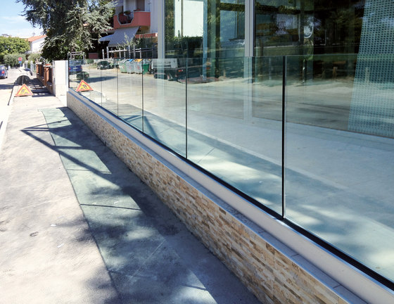 Maxima Prima 2 B-4010 | Balcony glazing | Metalglas Bonomi
