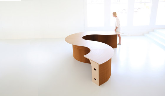 cantilever table · modular wedge top | Tavoli contract | molo