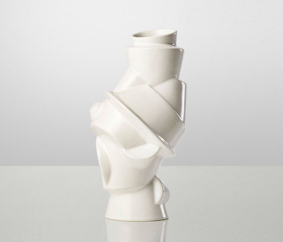Closely Separated Vase | Vases | Muuto