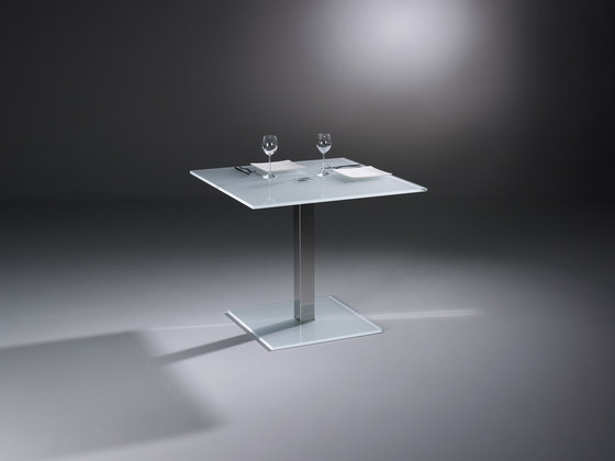 Quadro QS 9974 OW s | Dining tables | Dreieck Design
