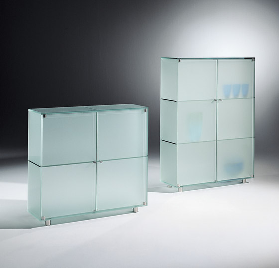 Shine Sh II s + Sh III | Display cabinets | Dreieck Design