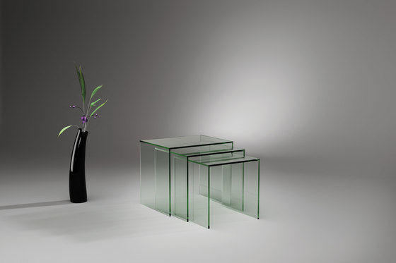ST 08 Floatglass | Side tables | Dreieck Design