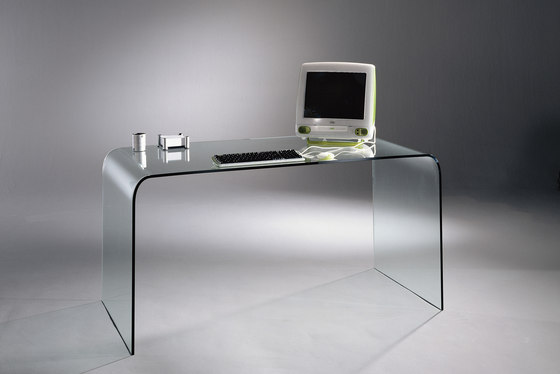 UT 31 | Desks | Dreieck Design