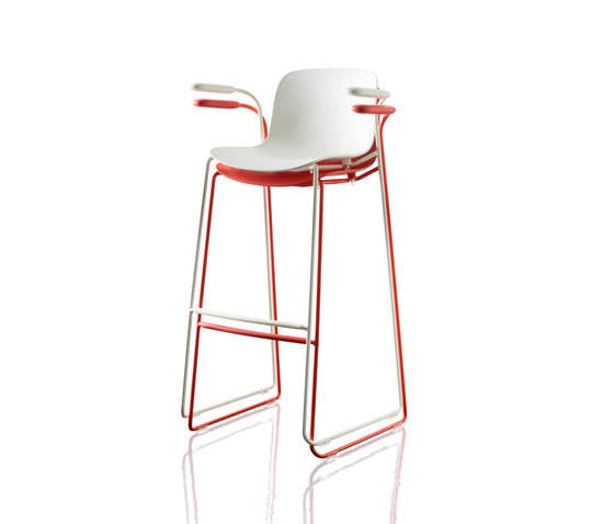 Troy | Sledge Stool with arms | Sgabelli bancone | Magis