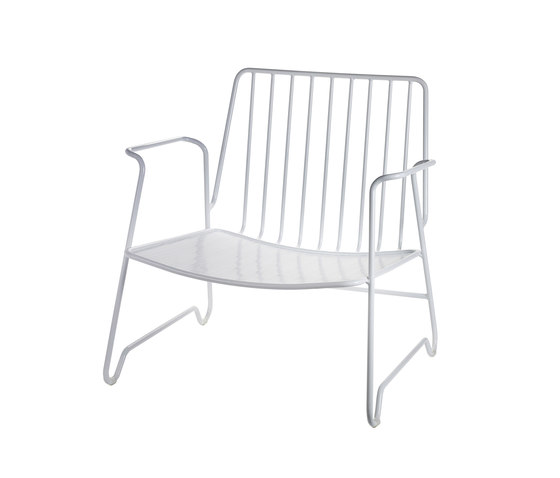 Lounge Armchair white with armrest | Fauteuils | Serax