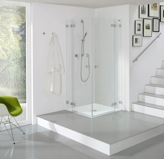 Collection 3 Plus - Porta a pendolo ingresso ad angolo con panello fisso | Divisori doccia | Duscholux AG