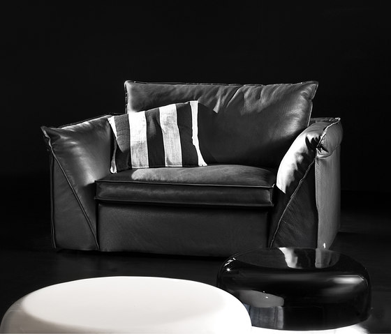 Pitagora | Sessel | Alberta Pacific Furniture