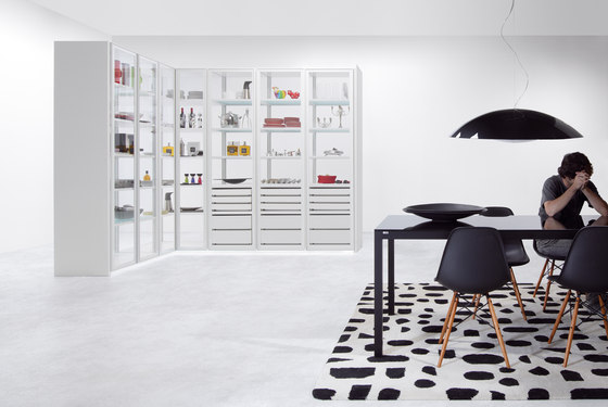 Inside Closet by Sistema Midi | Display cabinets