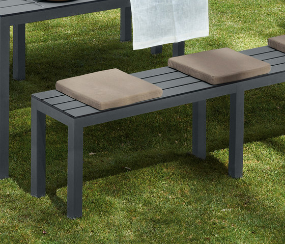 Midi Outdoor bench | Benches | Sistema Midi