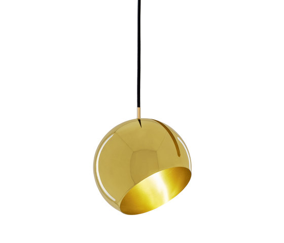 Tilt Globe Brass pendant light | Lámparas de suspensión | Nyta