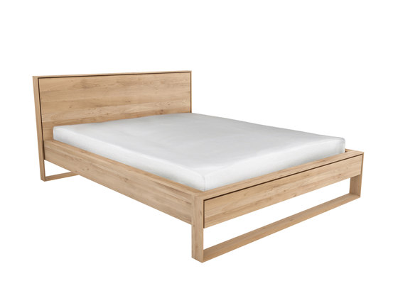Oak Nordic II bed | Camas | Ethnicraft