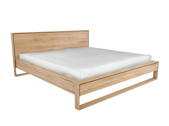 Oak Nordic II bed | Camas | Ethnicraft