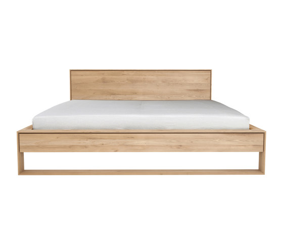 Oak Nordic II bed | Letti | Ethnicraft