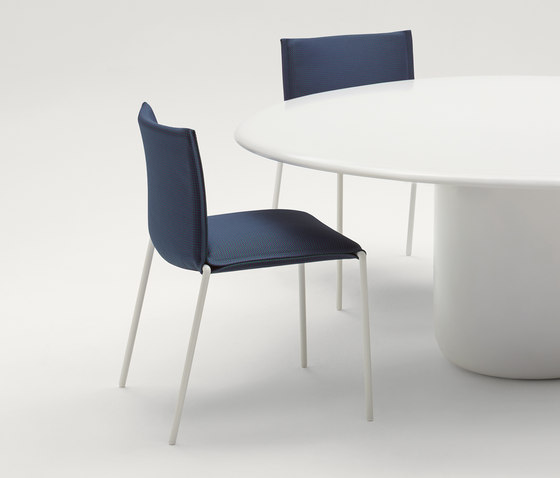 Mae | Chairs | Paola Lenti
