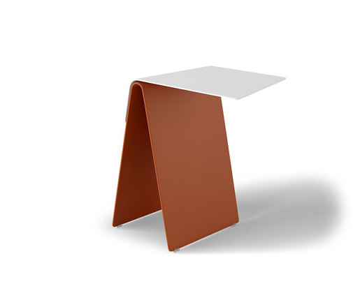 15"h HangOver Table | Mesas auxiliares | Peter Pepper Products