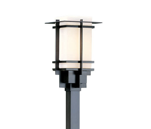 Tourou Large Outdoor Post Light | Lámparas exteriores de pie | Hubbardton Forge