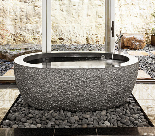 Oval Bathub, Black Granite | Baignoires | Stone Forest